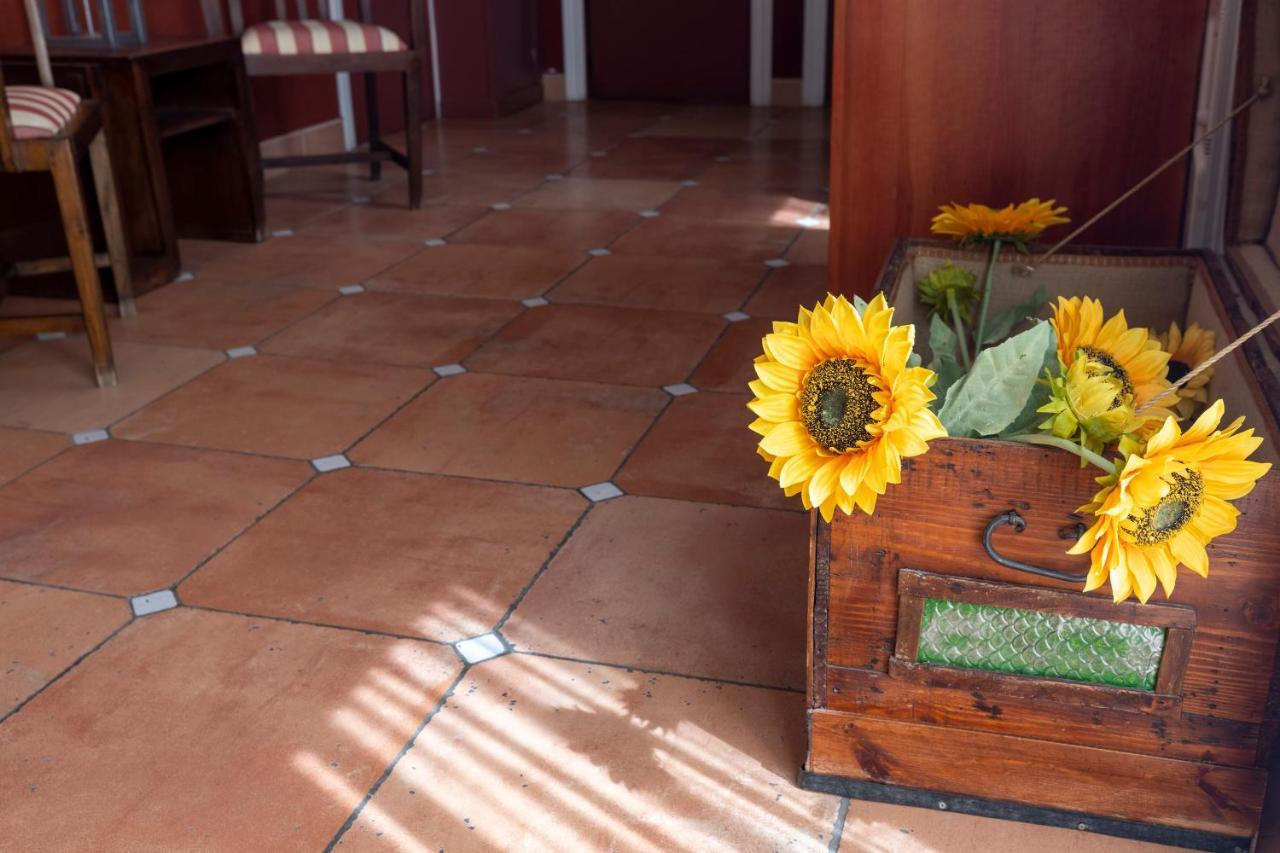 Hostal Restaurante Puerta Del Alcazar Ávila Eksteriør billede