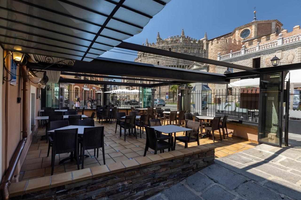 Hostal Restaurante Puerta Del Alcazar Ávila Eksteriør billede