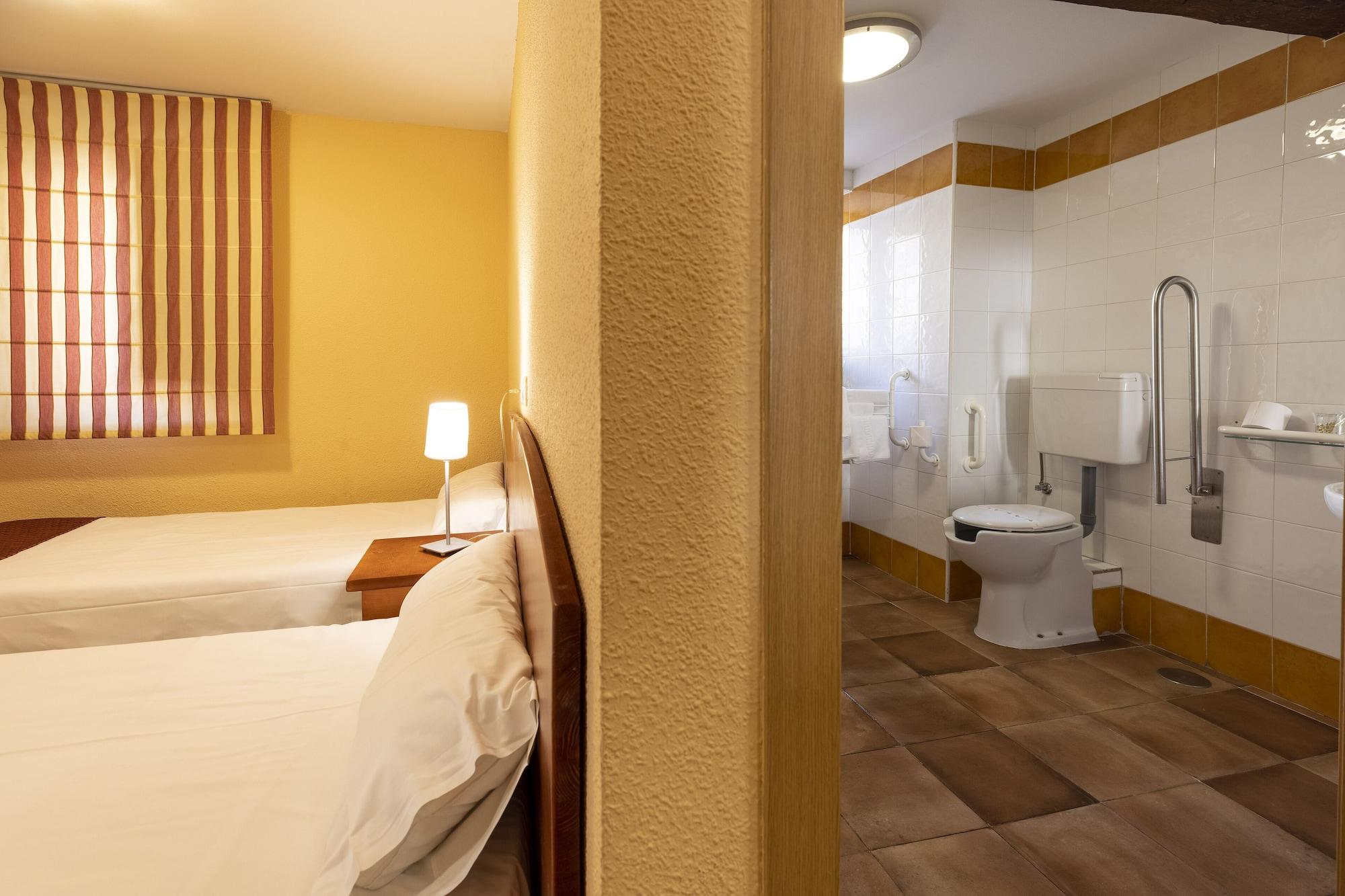 Hostal Restaurante Puerta Del Alcazar Ávila Eksteriør billede