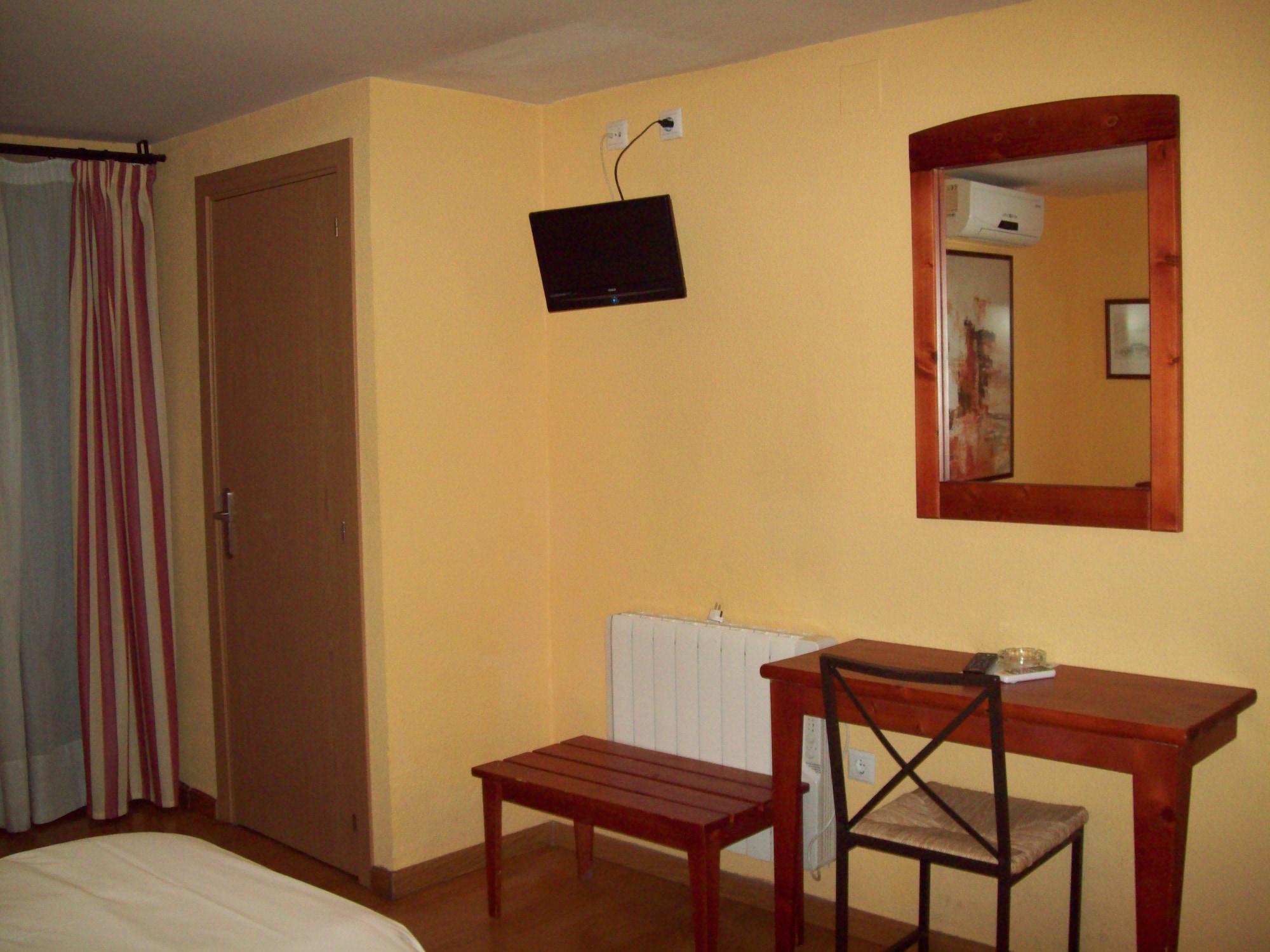 Hostal Restaurante Puerta Del Alcazar Ávila Eksteriør billede