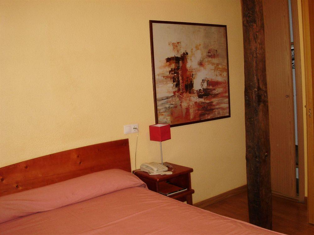 Hostal Restaurante Puerta Del Alcazar Ávila Eksteriør billede
