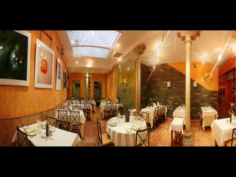 Hostal Restaurante Puerta Del Alcazar Ávila Eksteriør billede