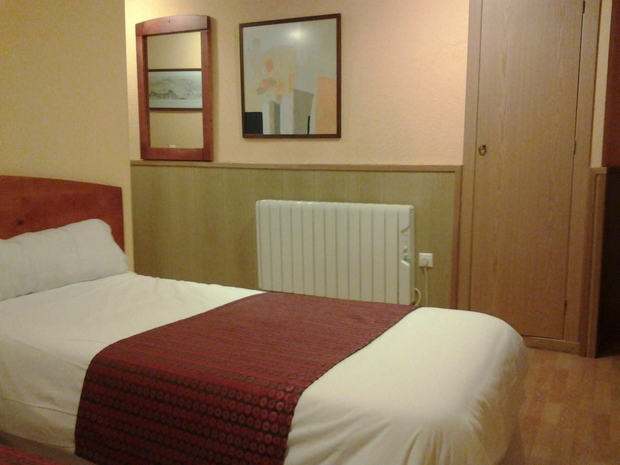 Hostal Restaurante Puerta Del Alcazar Ávila Eksteriør billede