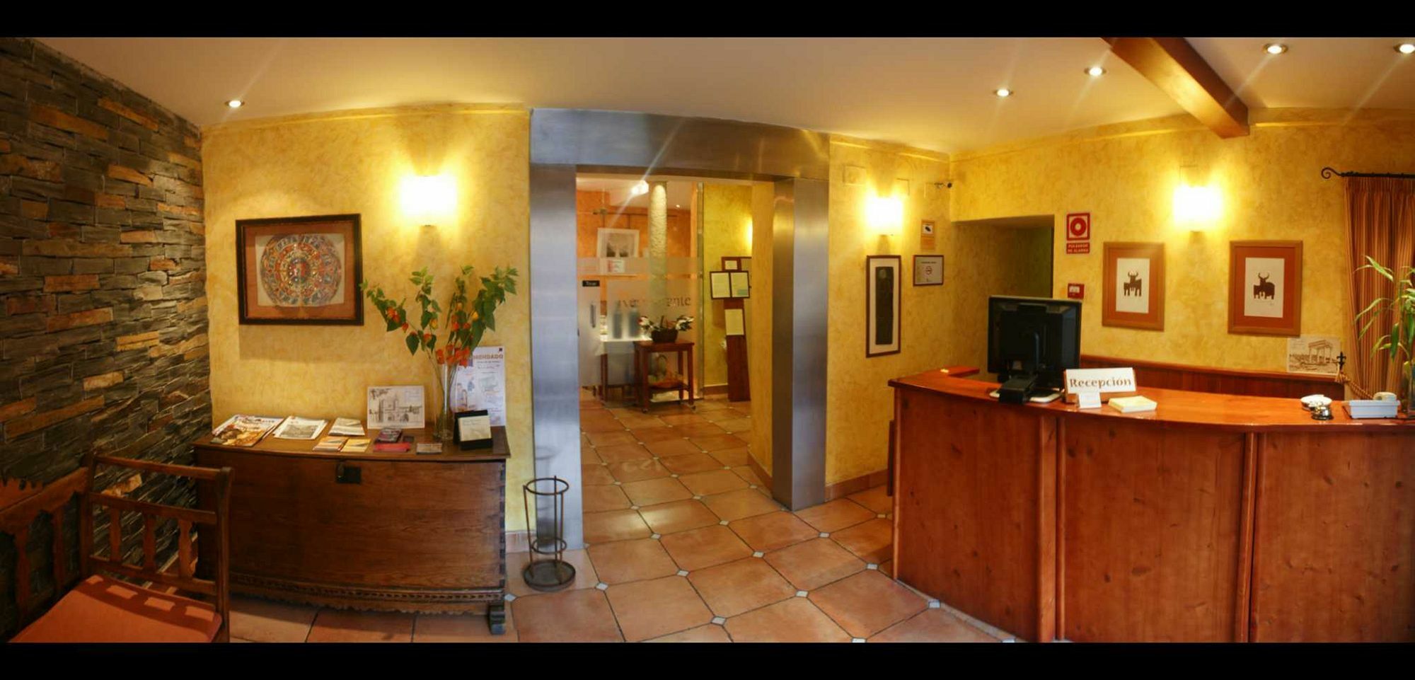 Hostal Restaurante Puerta Del Alcazar Ávila Eksteriør billede